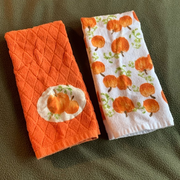 Harvest Fall dish towels. Set of 2. Approximately 15 1/2” x 24” - Picture 1 of 7